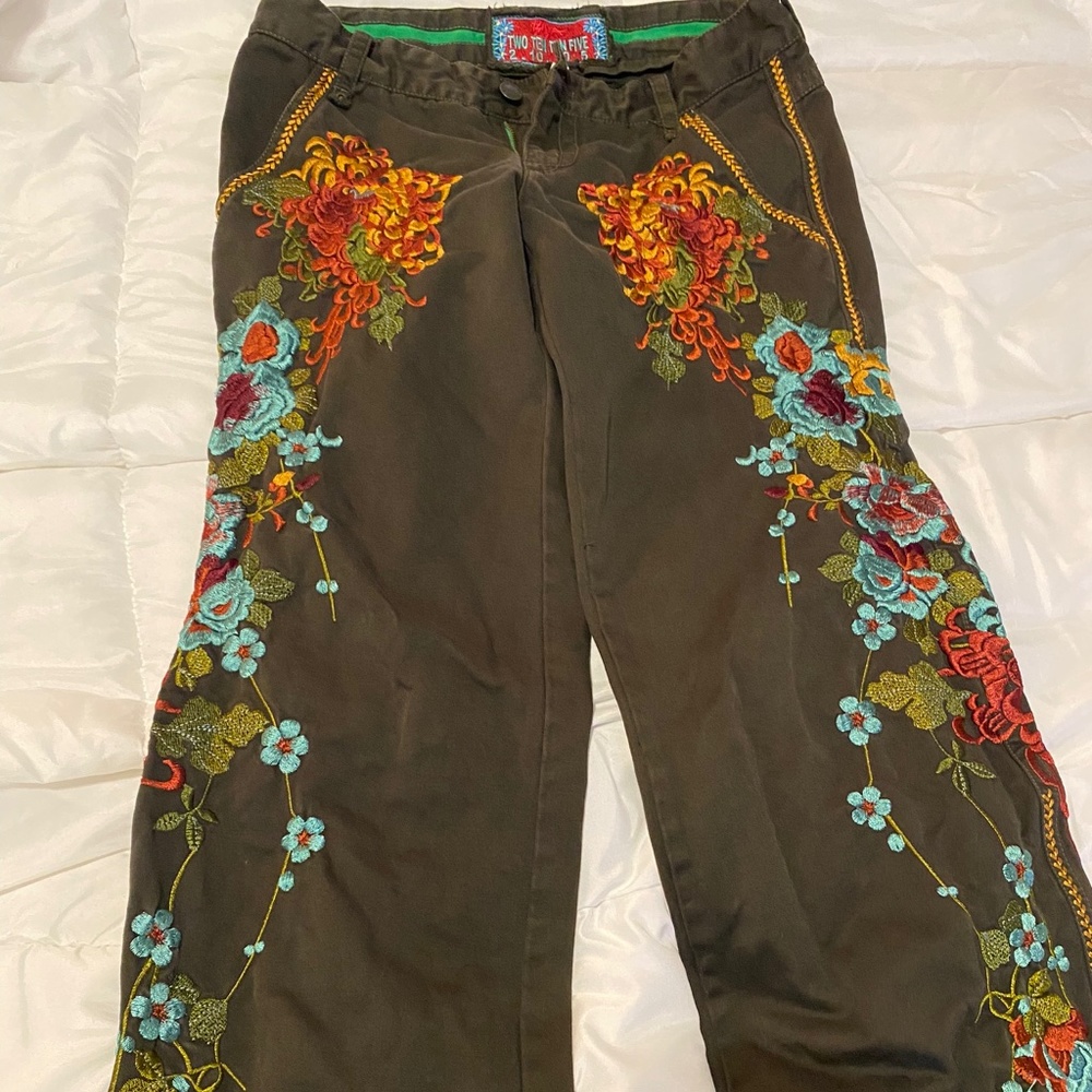 Design printed pants